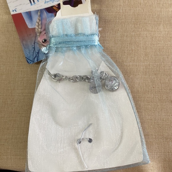 #1- Disney Frozen II Bracelet age 3+ (AI) - Picture 6 of 6